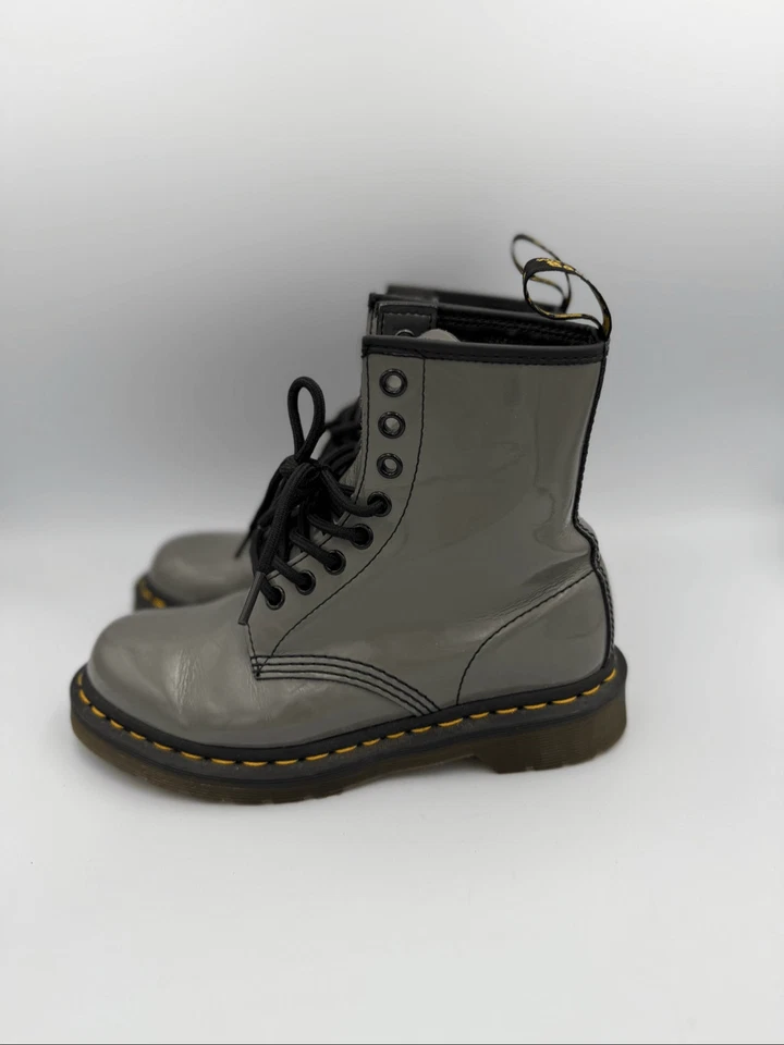 Botas con cordones Dr Martens para mujer gris charol 1460 YS talla 5 Foto 3 de 4