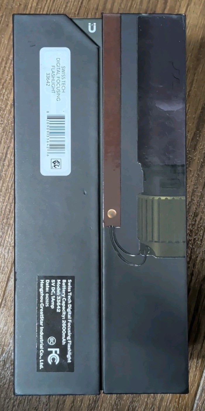 Swiss Tech Steigern 2000L Rechargeable Flashlight (33642)