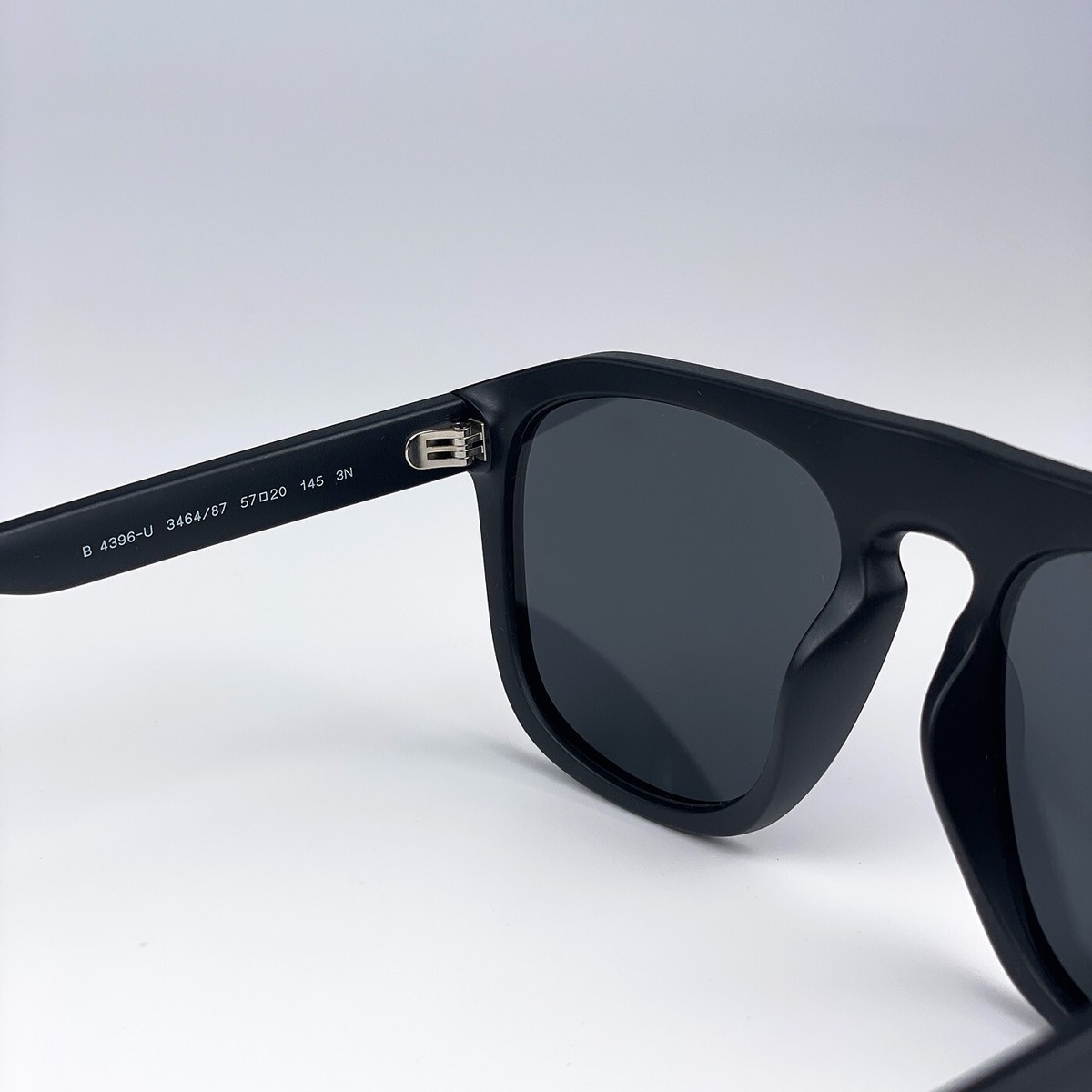 Burberry Women Sunglasses Matte Black Dark Grey Square  display picture 1