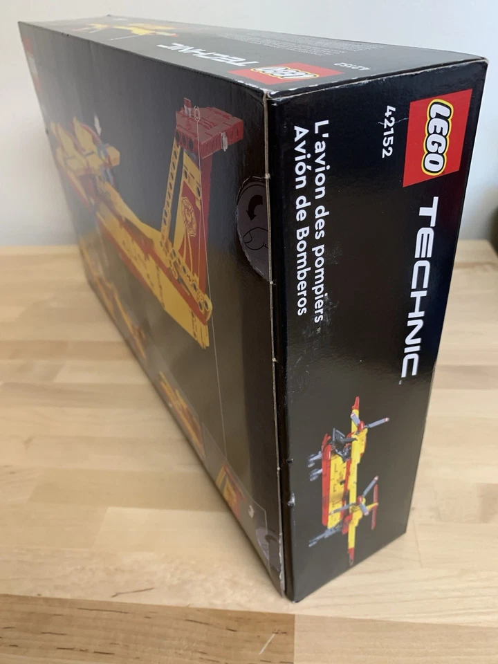 LEGO Technic 42152 Firefighter Aircraft - Image 3 of 4