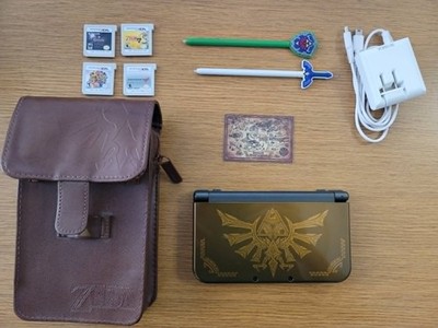 3DS&MHXのセット Nintendo 3DS XL Hyrule Edition with Case, Charger, Acc, & Games