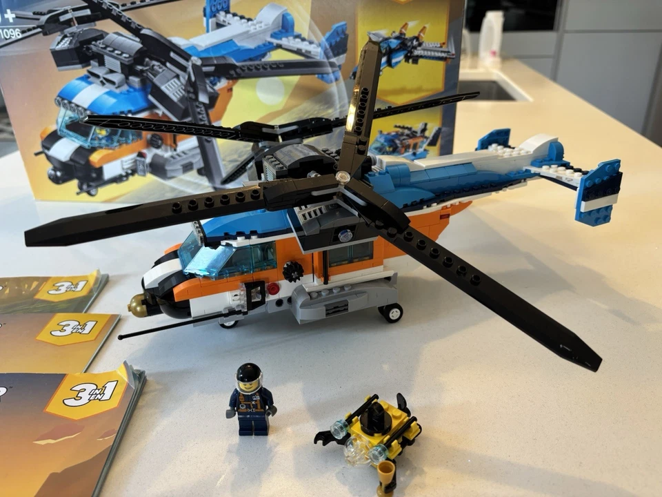 LEGO Creator 31096 Twin-Rotor Helicopter, photo 2 of 4