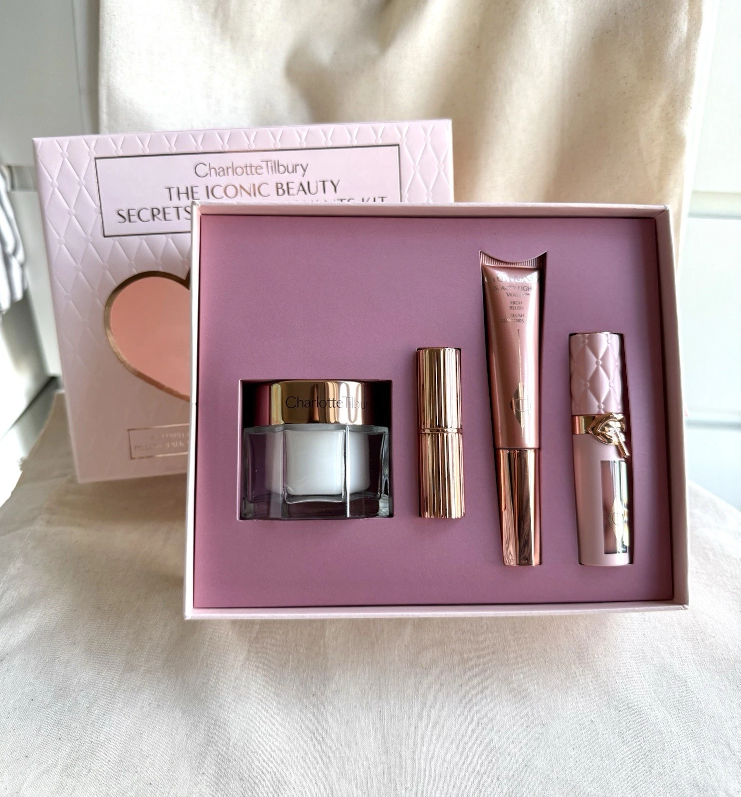 Charlotte Tilbury THE ICONIC BEAUTY SECRETS EVERYONE WANTS KIT