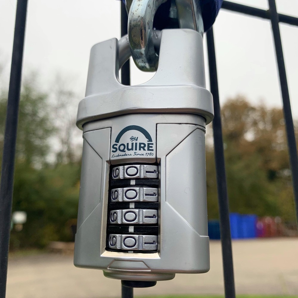 Cadenas à code SQUIRE VULCAN COMBI 40CS en acier cémenté pour haute protection