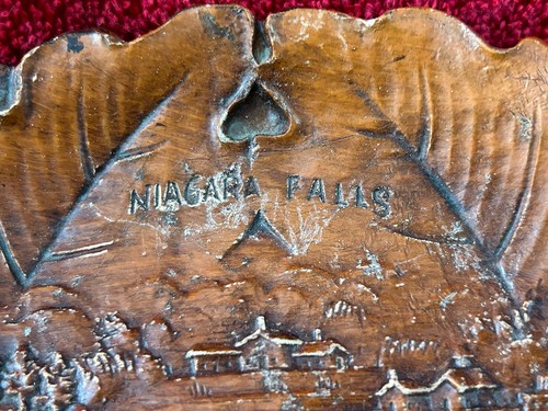 1930s NIAGRA FALLS Souvenir BURWOOD Carved Change Dish Bowl Maple Leaves - Picture 3 of 4