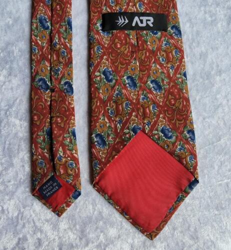 Genuine 100% Silk Hand Made France Flowers in Diamonds Patterned Tie 3.5" x 56" - Picture 3 of 4