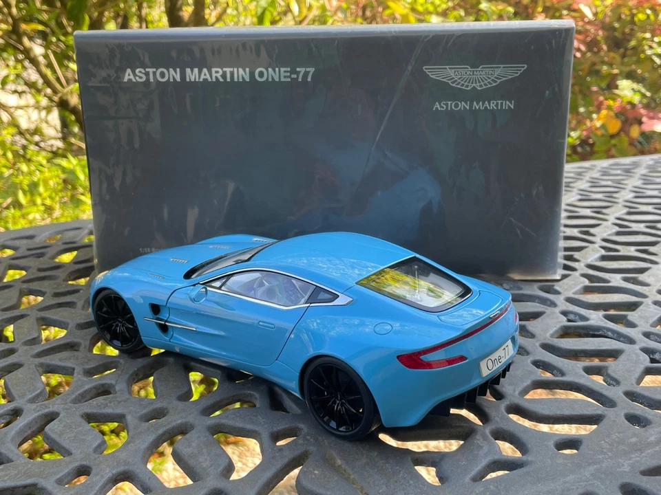 Aston Martin One 77 AUTOart 1/18 (no frontiart cmc almost real) - Immagine 3 di 4