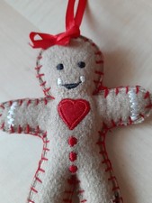 Lebkuchenmann hellbraun , 13 cm Länge zum Hängen - HANDARBEIT