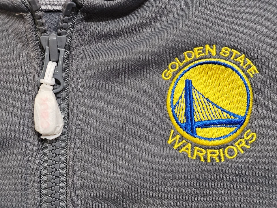 CBUK Golden State Warriors  Women's Full Zip Gray Coat Size S/P NWT - Image 3 of 4