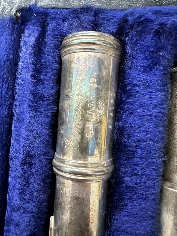 Instrumento de flauta musical vintage Artley Elkhart IND 90 % estampado PLATA con estuche Foto 2 de 4