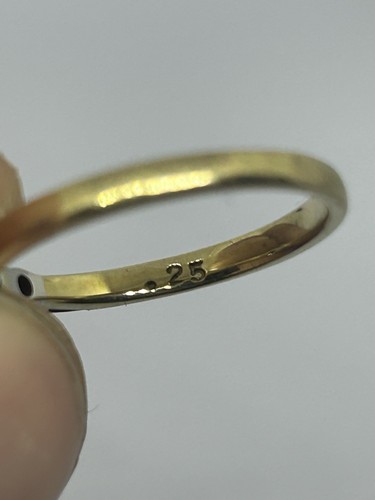 Anillo de compromiso solitario de diamantes de 0,25 quilates de oro de 9 quilates talla M1/2 - Imagen 6 de 9