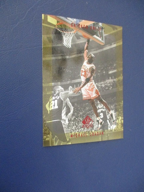 MICHAEL JORDAN 1997-98 SP Authentic HOF Basketball Card #23 Chicago Bulls