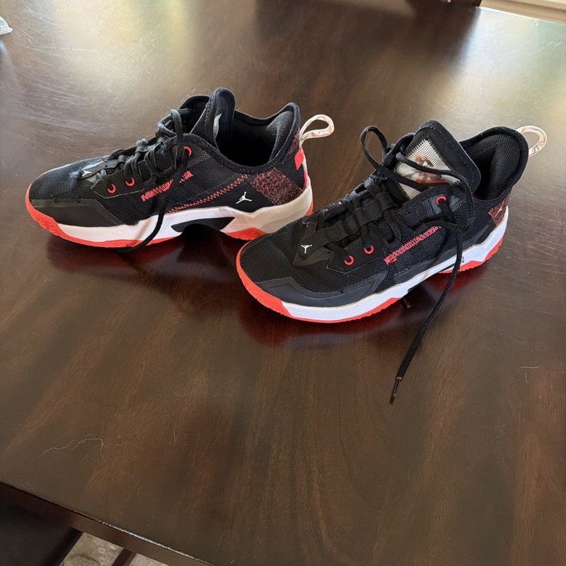 JORDAN ONE TAKE II BASKETBALL SNEAKERs Kids Size 5y BLACK/BRIGHT CRIMSON 