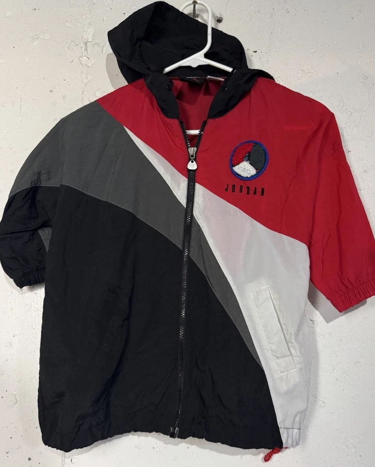 Vintage Nike Air Jordan Jacket Bugs Bunny 90s Windbreaker Kids Boys Size 4 - Image 2 of 4