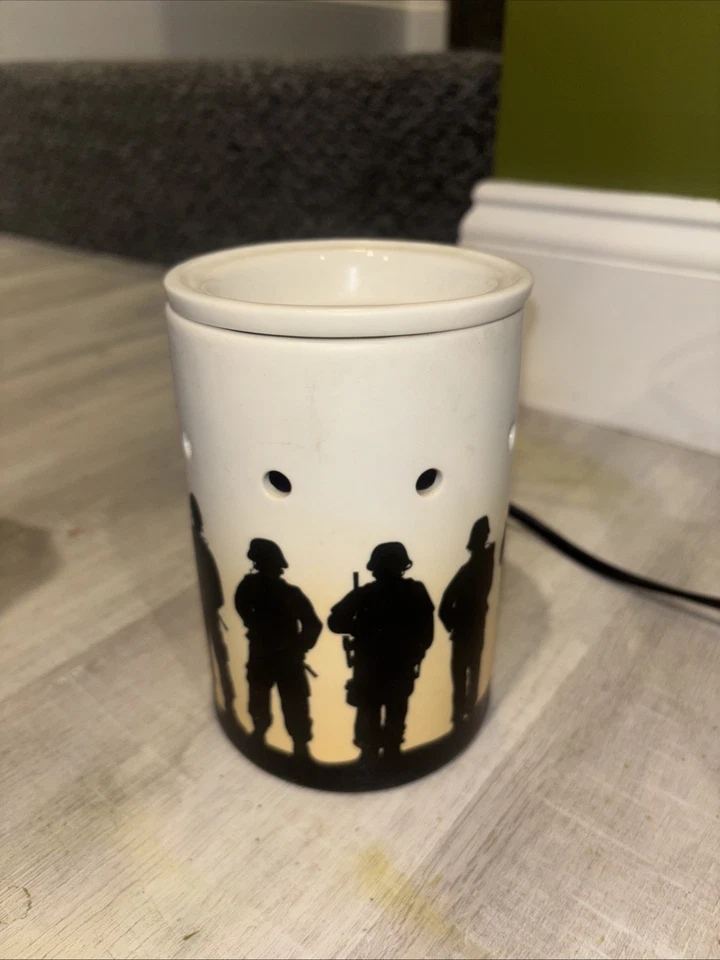 US Army Themed Scentsy Pot Wax Warmer Candle Holder Military Soldier Man Cave - Image 3 of 4