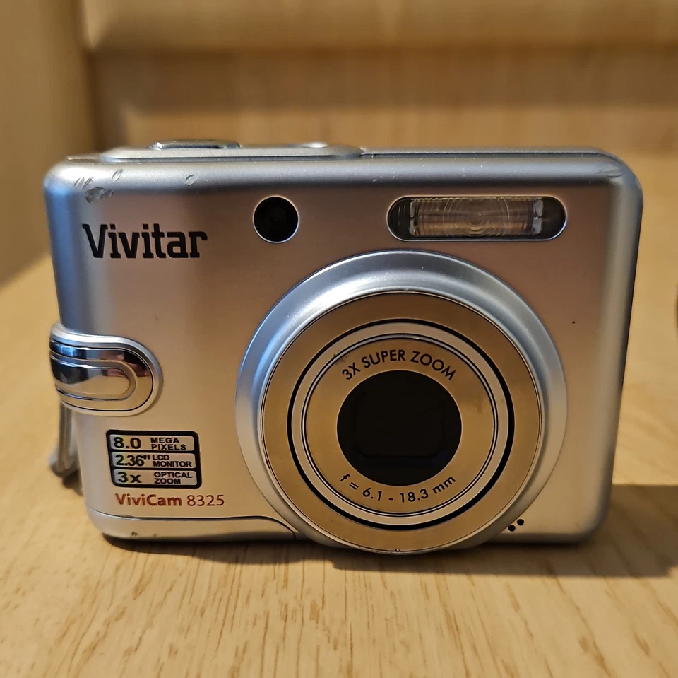 Vivitar Vivicam 8325 8.0MP Digital Compact Camera 3x Optical Zoom Silver [S7] - Image 2 of 4