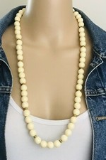 Vintage Mid Century Cream Swirl Plastic Bead Strand Necklace