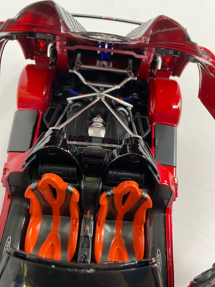 PAGANI HUAYRA BC ROADSTER  1:18 Red (FULL OPENINGS) - - Immagine 3 di 4