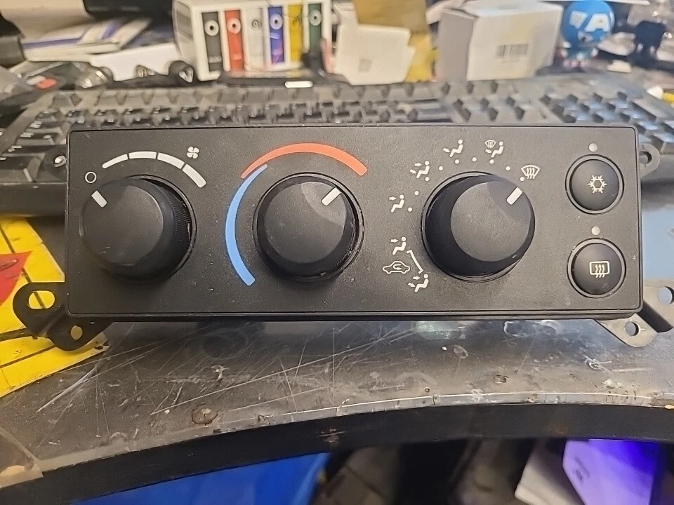 06-08 Dodge Ram 1500 2500 3500 AC Heater Climate Control Temperature Control OEM - Image 2 of 4
