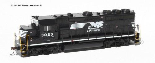 Athearn Roundhouse H0 18253 - EMD GP40-2 Norfolk Southern #3023, NEW & OVP | Zustand: Neu
