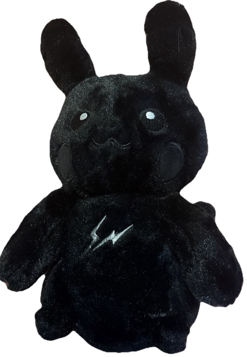 Fragment Design x Pokémon「THUNDERBOLT PR Fragment Design x Pokémon Pikachu Plush - Black Thunderbolt