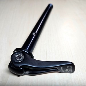 FOX Steckachse 12x142mm mit Schnellspanner für Hinterrad von MTB Cross Crossrad