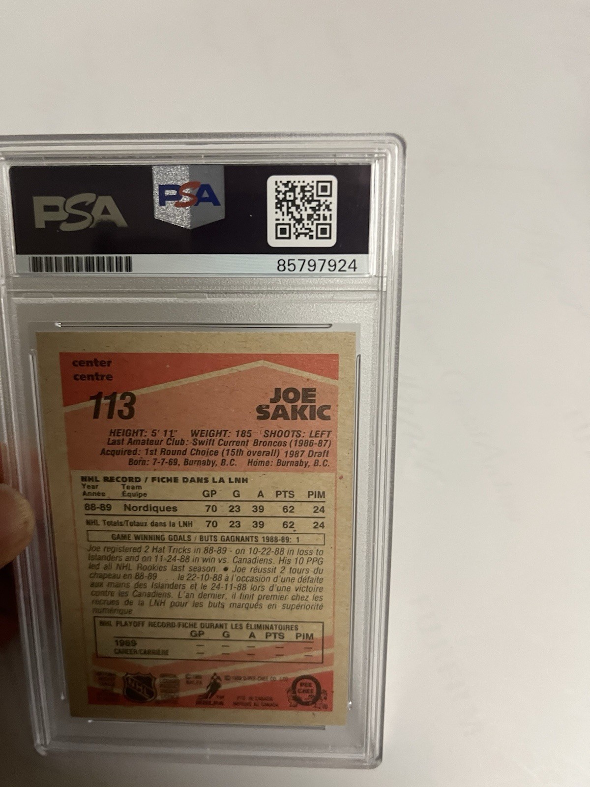 Autographed Joe Sakic 1989-90 O-Pee-Chee RC PSA 10 Auto Grade Signed Hockey view 4