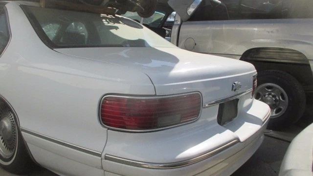 92 93 94 95 96 CAPRICE CLASSIC MALETERO TRASERO / TAPA CUBIERTA BLANCO SIN ENVÍO Foto 3 de 4