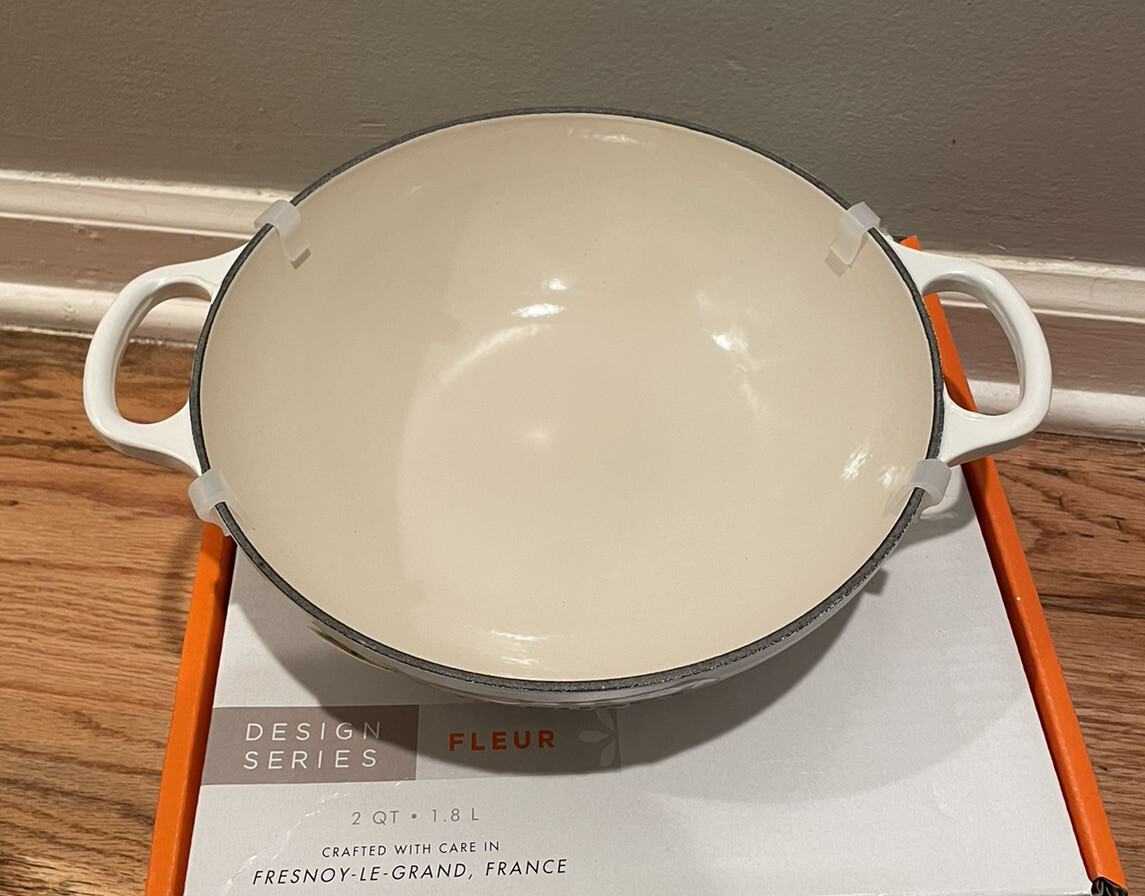 Le Creuset Dutch Oven Signature Marmit Pot Cast Iron Cocotte