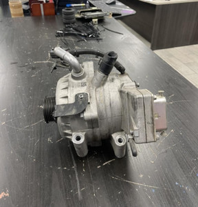 2011-2015 Hyundai Sonata Alternator Assembly 2.4L ID 373902G900 OEM