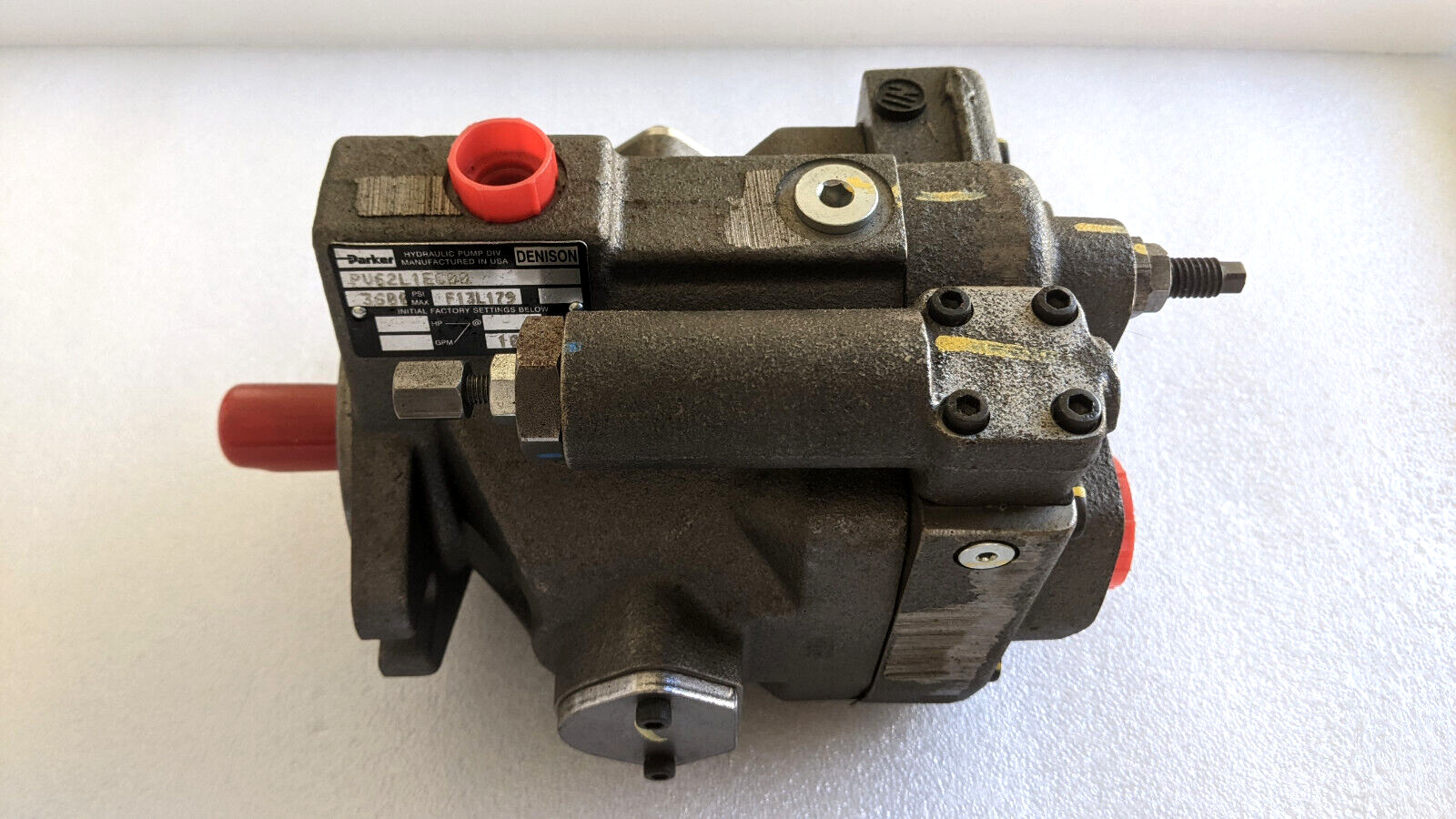 Parker Denison PV62L1EC00 Hydraulic Piston Pump 3600 PSI Max