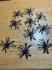 Fake Spiders! - Jokes, Gags and Pranks - Reusable! -  Larger Joke Spiders!