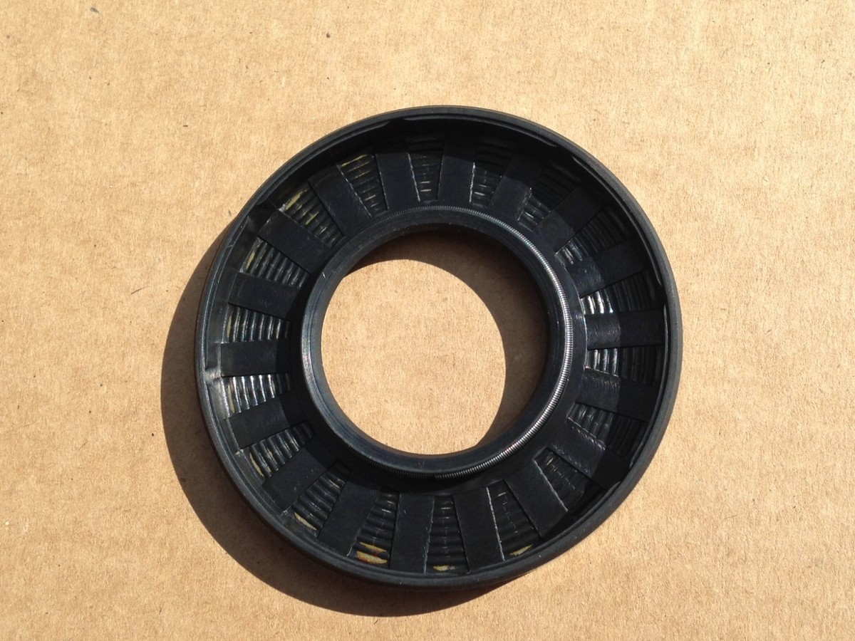 70290 Bush Hog Front Input Oil Seal RDTH Series with 70015 Gearbox