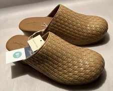 New Universal Thread Magnolia Memory Foam Insole Womens 9.5M Woven Tan Mules