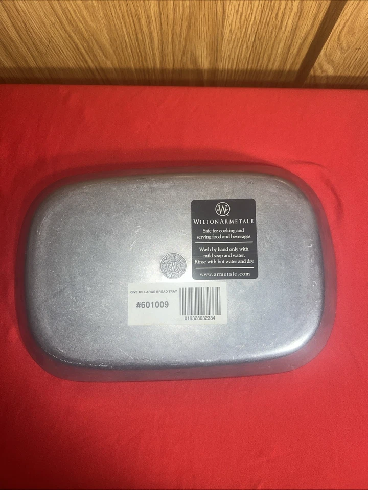 Wilton Armetale Platter 'Give US This Day Our Daily Bread' Bread Tray - Image 2 of 4
