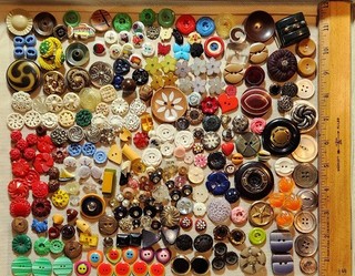 Vintage Mixed Lot Plastics Novelty Bakelite Buttons