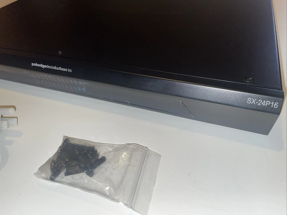 PAKEDGE SX-24P16 - 24 PORTS/16 PORTS POE - POE Managed Gigabit Ethernet Switch - Image 2 of 4