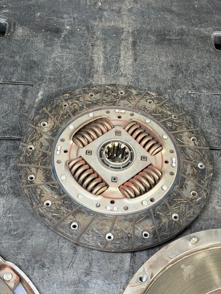 Комплект сцепления Valeo для 1997-1998 BMW Z3 2,8 л L6 механическая коробка передач б/у - Изображение 2 из 4