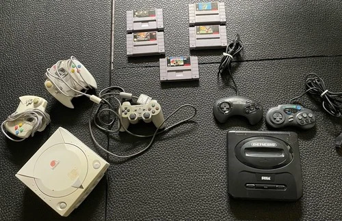 Dreamcast Sega Console , Sega Genesis Console, Controllers And Games