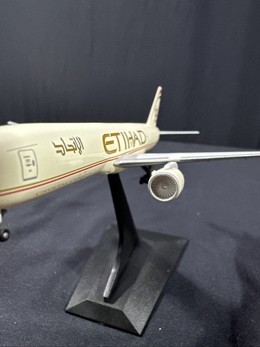 DRAGON WINGS 1 400 BOEING 777-FFX ETIHAD DIECAST AIRCRAFT - Picture 14 of 22