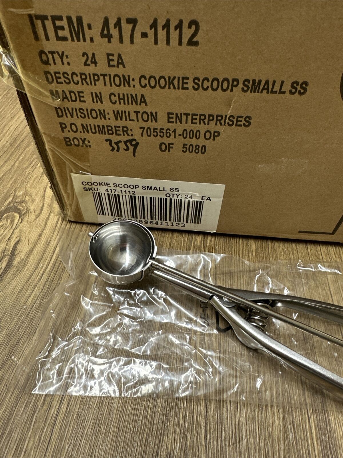 Wilton 417-1112 Stainless Steel Cookie Scoop, Small 4 tsp. Capacity