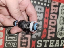 Fuel Injector From 2000 Chevy Chevrolet Silverado 5.3 V8 AC Delco 25317669