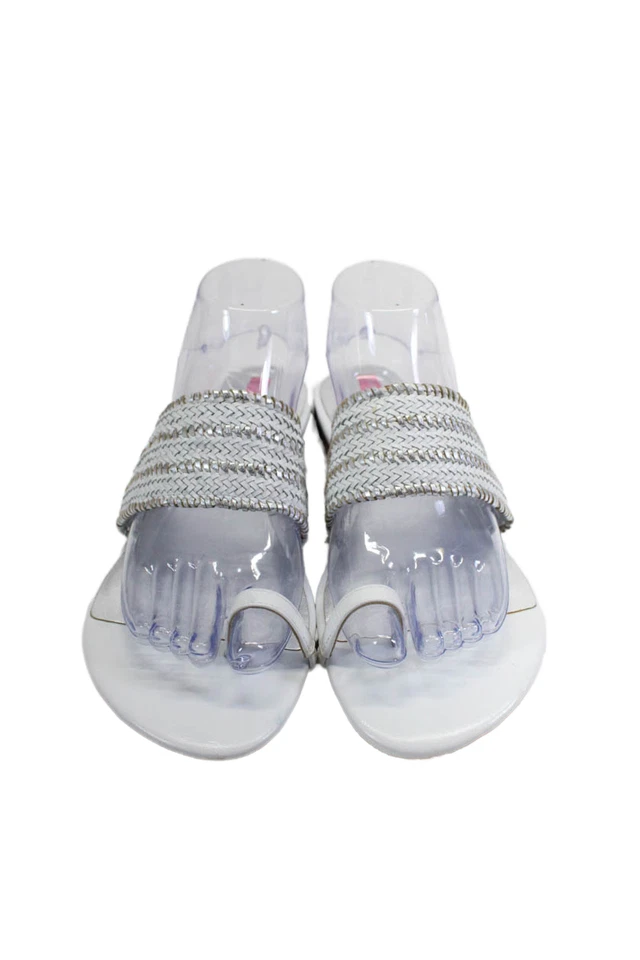 Sandalias Isaac Mizrahi para mujer de cuero con punta de corteza deslizables blancas plateadas talla 9,5 Foto 2 de 4
