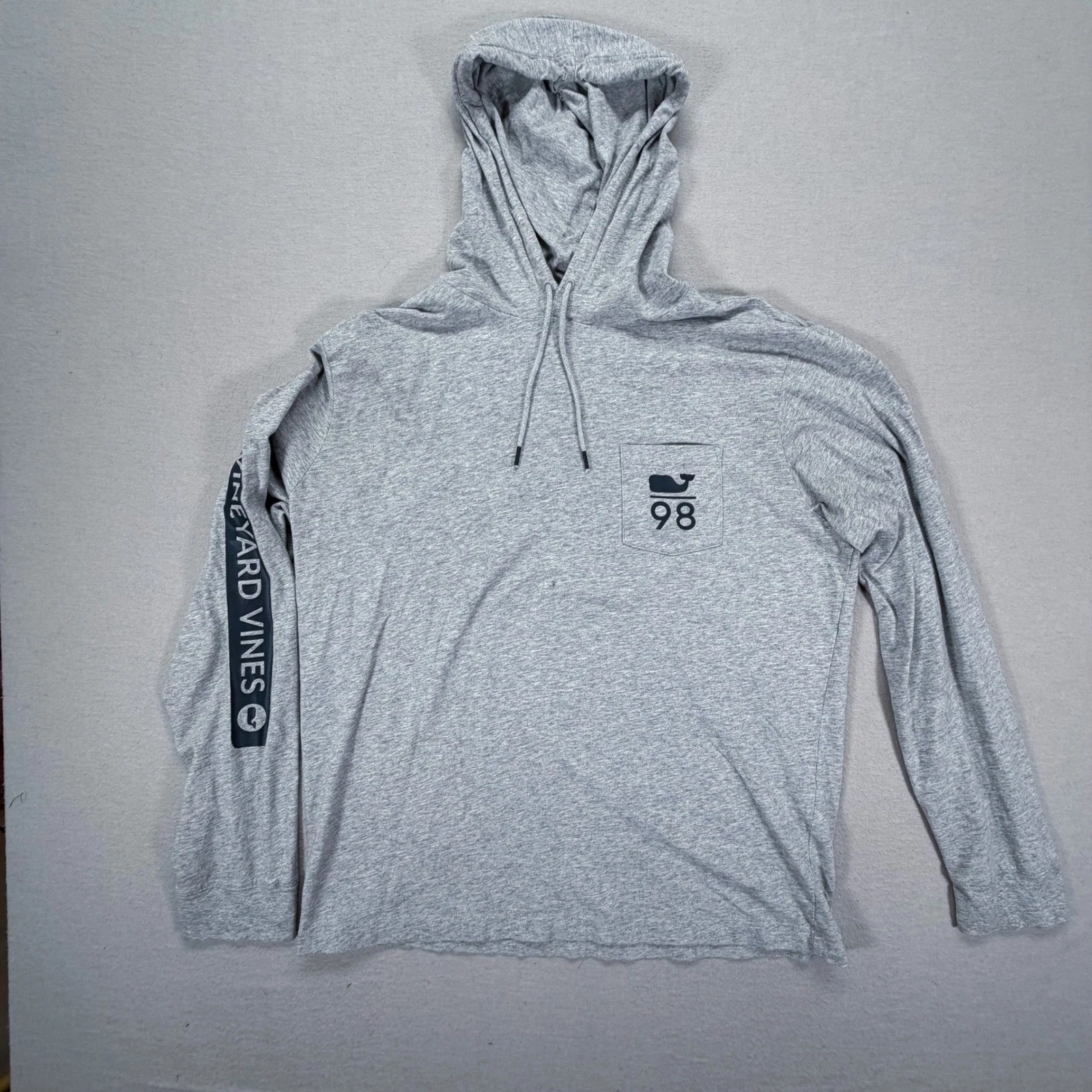 Vineyard Vines Hoodie Mens Medium Gray Long Sleeve Graphic Pocket Tee