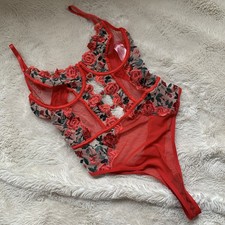 Ladies stunning red heart detail lace bodysuit size approx 14 large