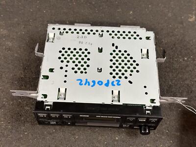 洋楽 C.M.P. 98-02 ISUZU TROOPER AM FM CASSETTE READIO STEREO RECEIVER ID