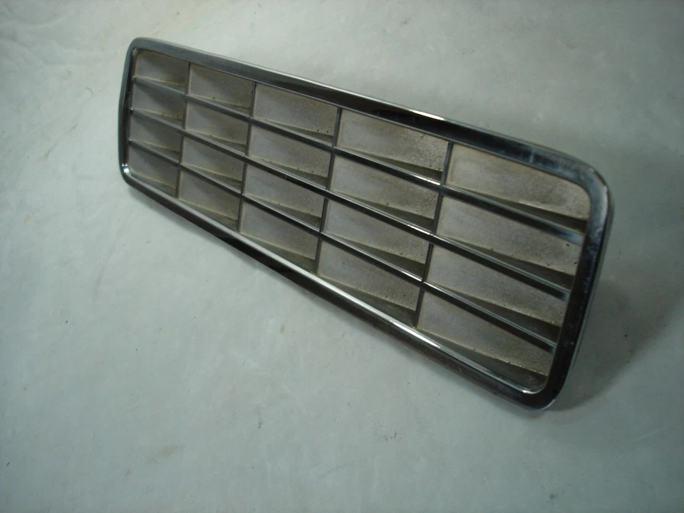 Mercury Marauder Monterey Park Lane 1966 guardabarros derecho moldura de persiana Foto 4 de 4