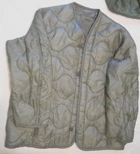 LINER, COLD WEATHER COAT (8415-01-527-7317, Medium) - 2014 - Very Good Condition