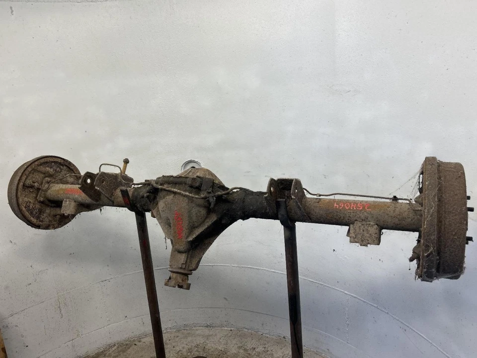 Крышка с 10 болтами для задней оси 4 рычага подвески Chevrolet Pass 1965-1970 годов выпуска - Изображение 2 из 4