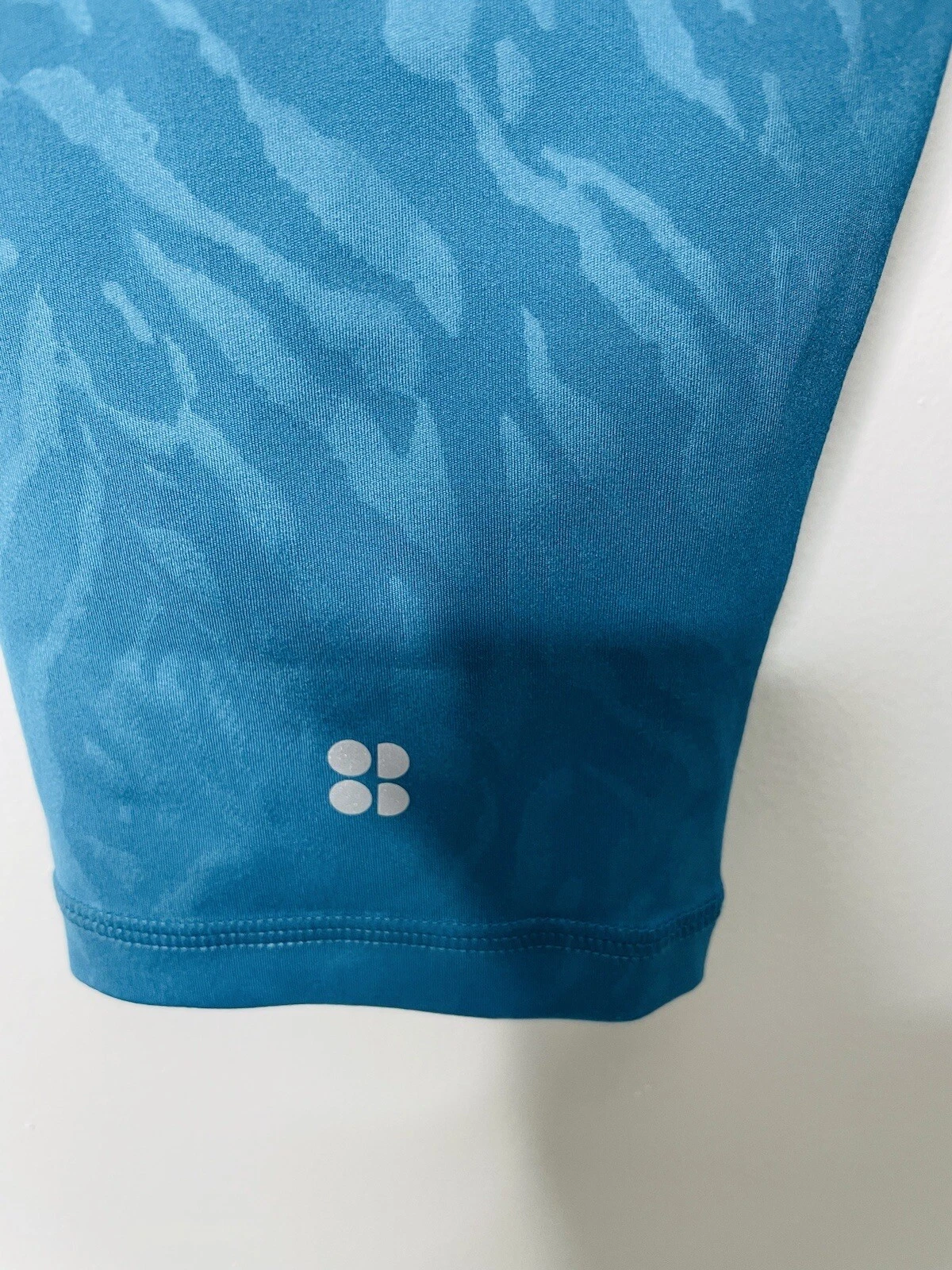 sweaty-betty all day cropped tiger print stretch high waist leggings